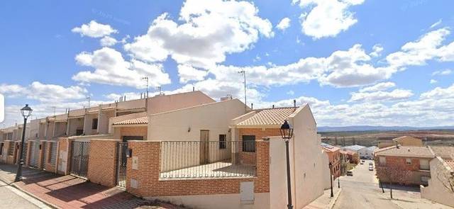 Casa adosada en Venta en Balazote