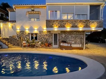 Detached house with pool for sale in Cotobro