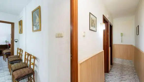 Piso en venta en Granada con Calefacción, Terraza y Balcón