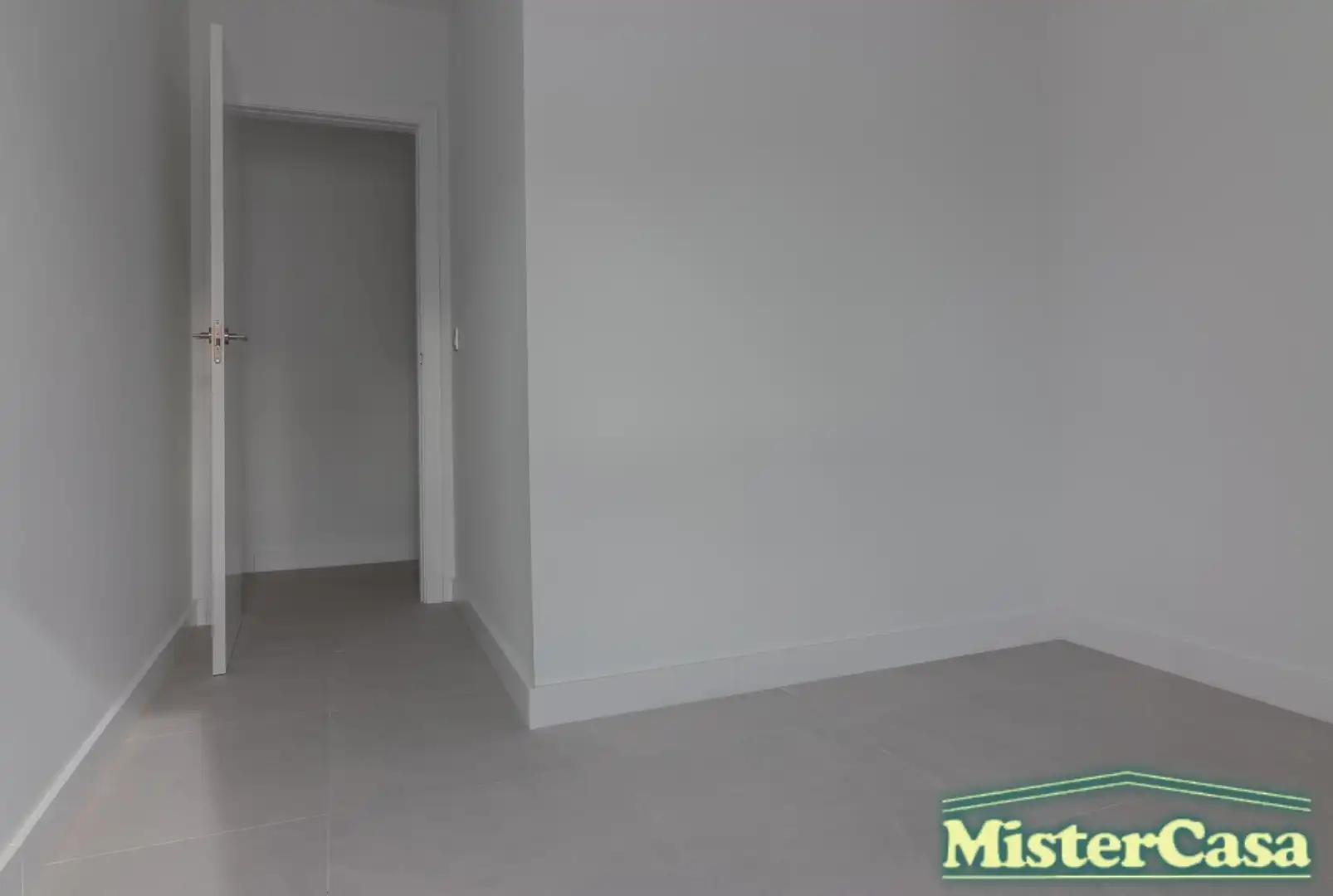 Wohnung zum Verkauf in Jerez de la Frontera mit Klimaanlage, Privatgarten und Terrasse