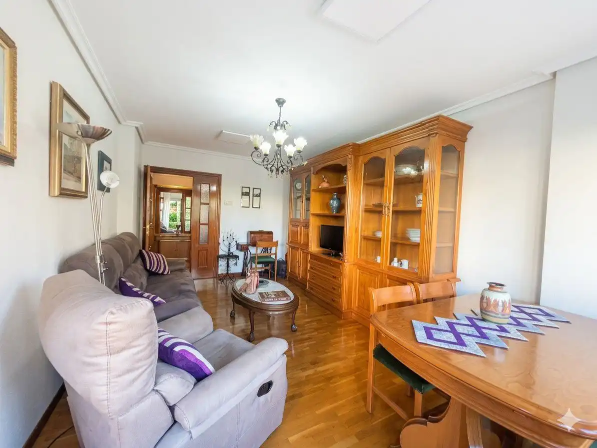 Living room of Flat for sale in  Logroño  with Heating, Parquet flooring and Terrace