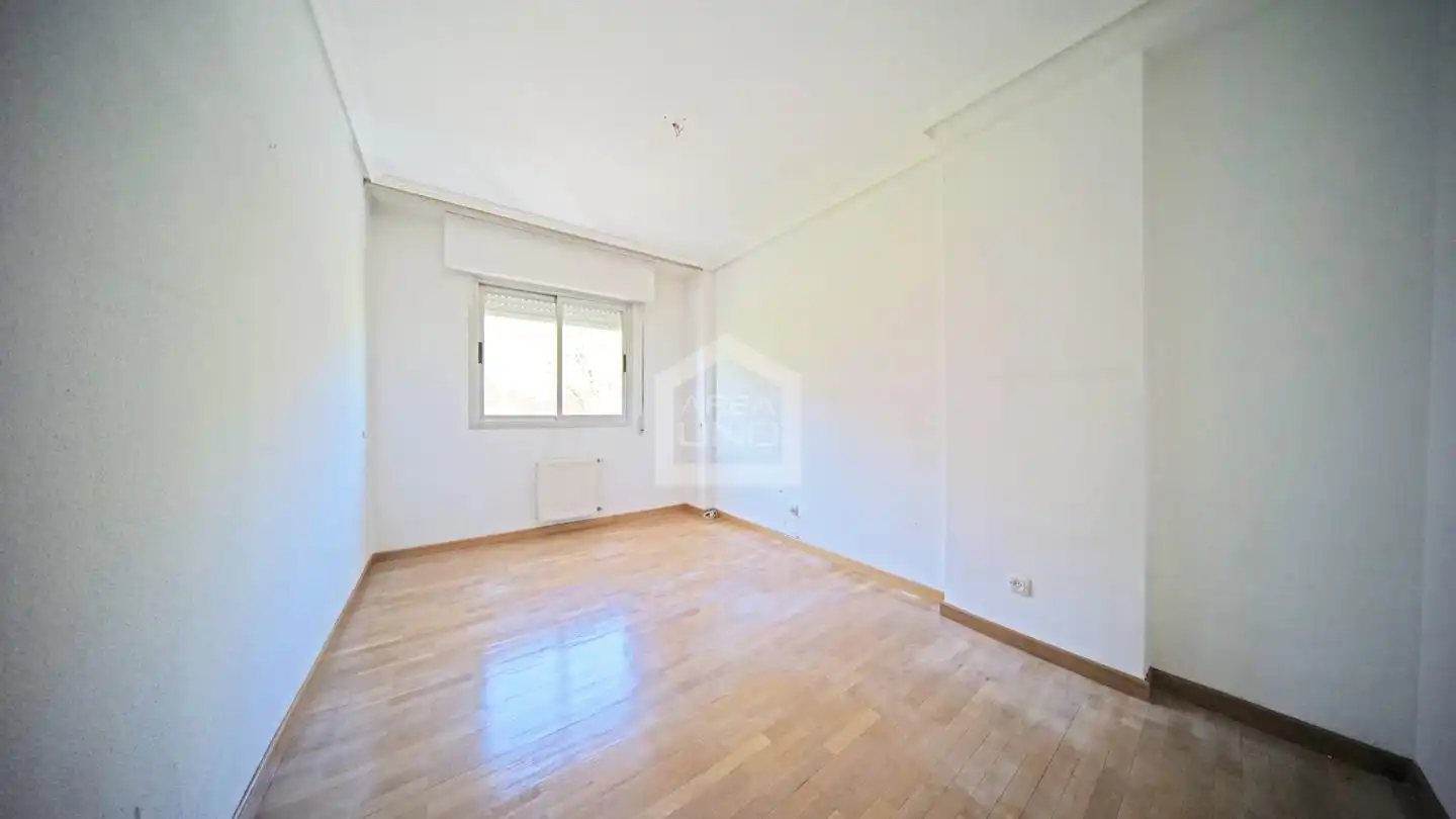 Habitación de Piso en venta en Madrid con Calefacción