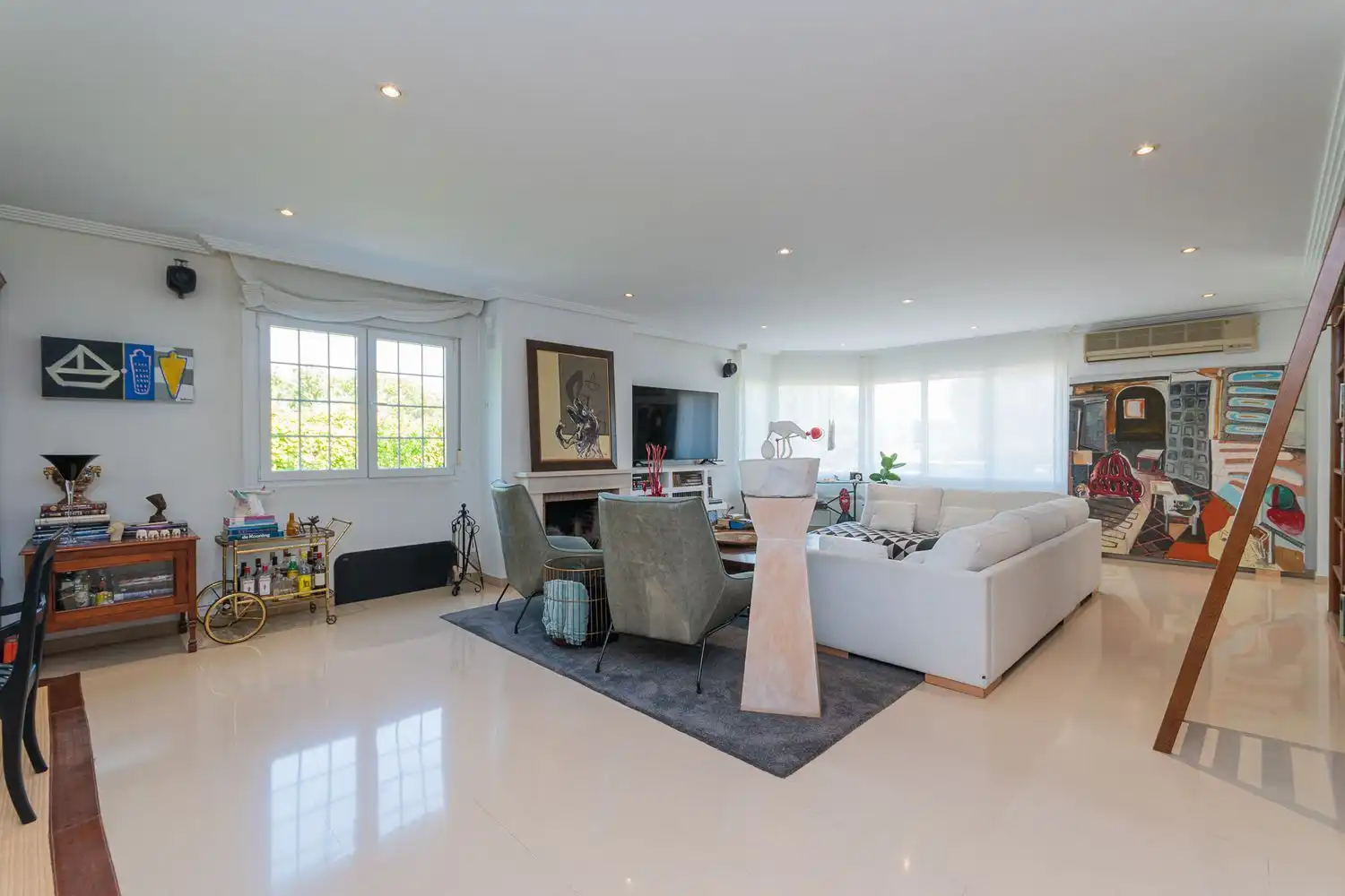 Living room of Houses for sale in Boadilla del Monte  with Air Conditioner, Heating and Storage room