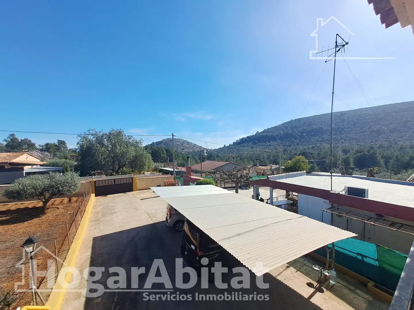 Vista exterior de Casa o xalet en venda en L'Alcora amb Calefacció, Jardí privat i Terrassa