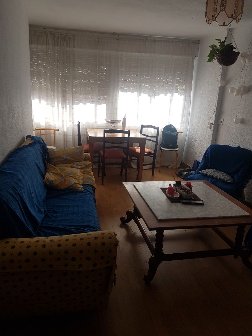 Sala d'estar de Pis en venda en  Madrid Capital amb Aire condicionat, Calefacció i Moblat