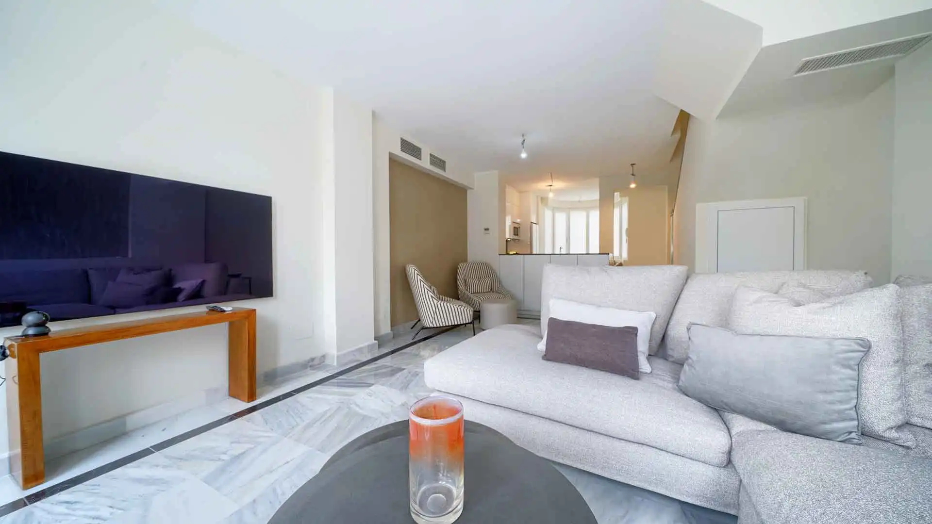 Apartment with pool for sale in Marbella Centro, imagen 4