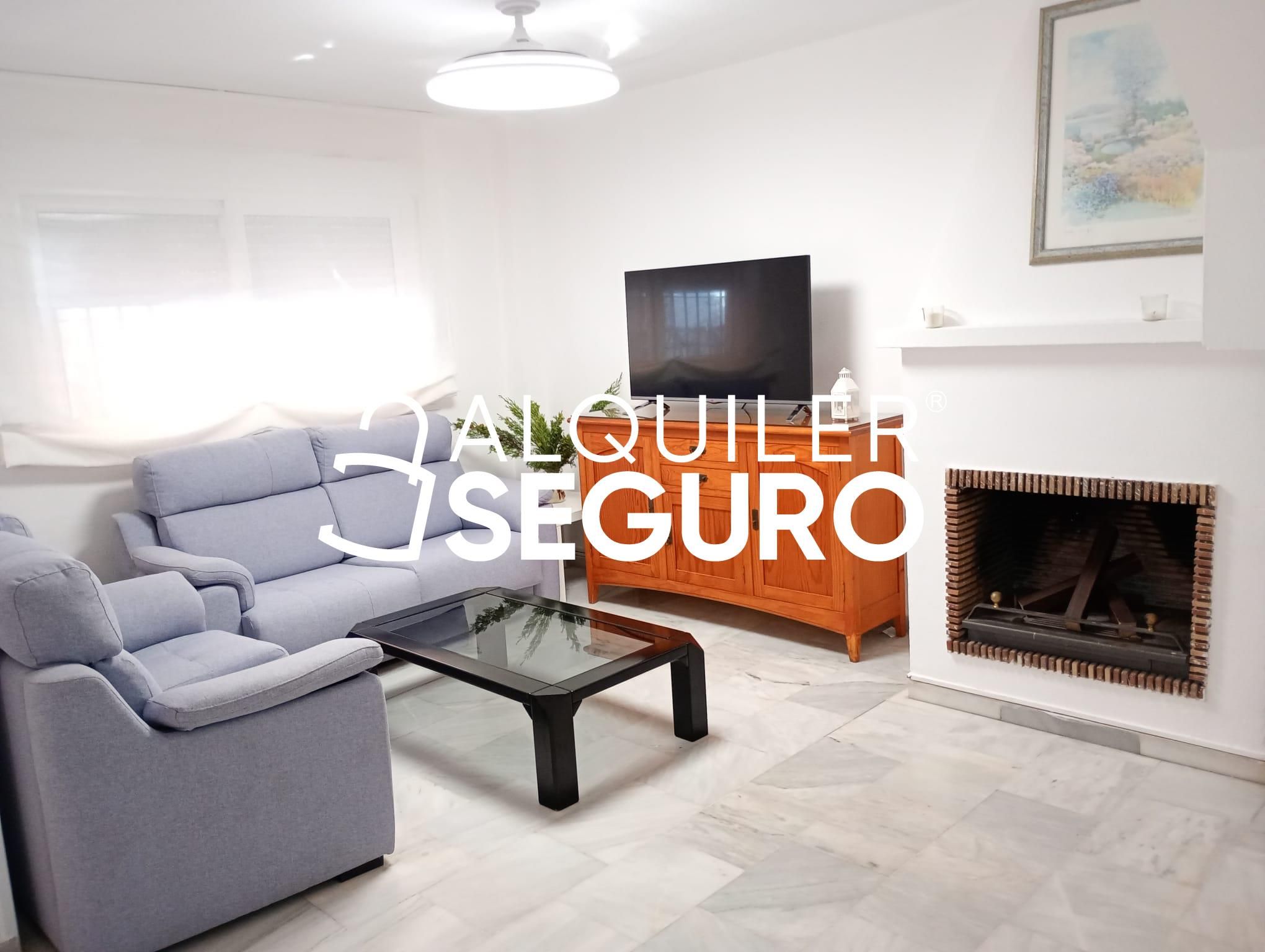 Sala d'estar de Casa o xalet de lloguer en Torremolinos amb Aire condicionat, Terrassa i Moblat