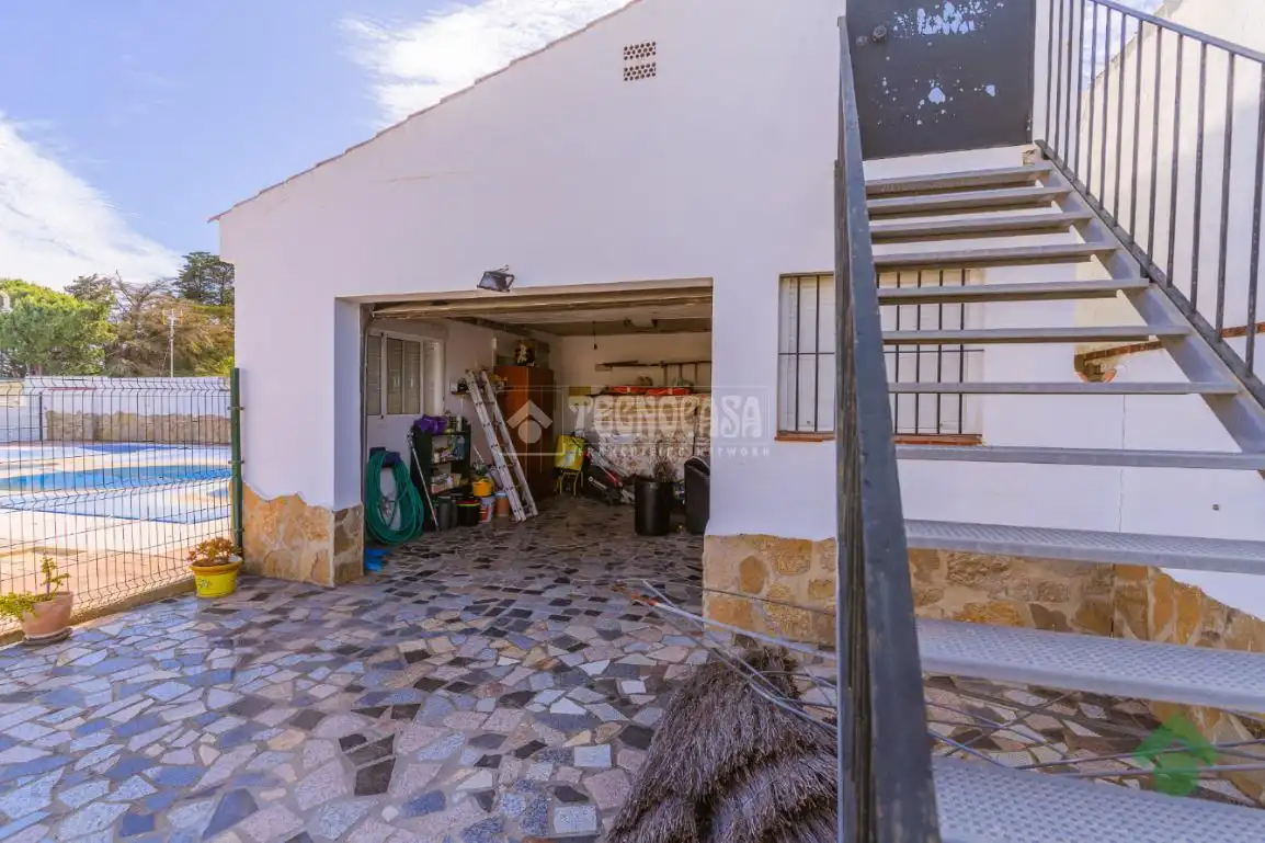 Immobles singulars amb piscina en venda a Conil, imagen 12