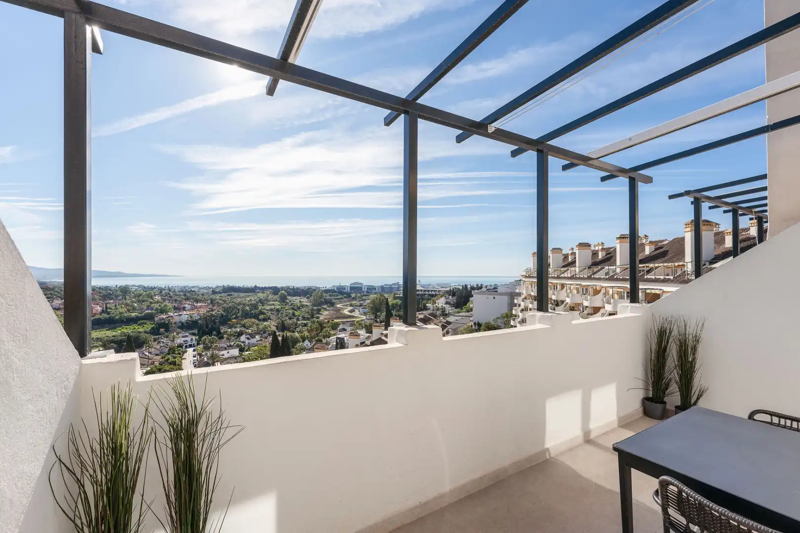 Terrasse von Dachboden zum Verkauf in Marbella mit Klimaanlage, Terrasse und Abstellraum