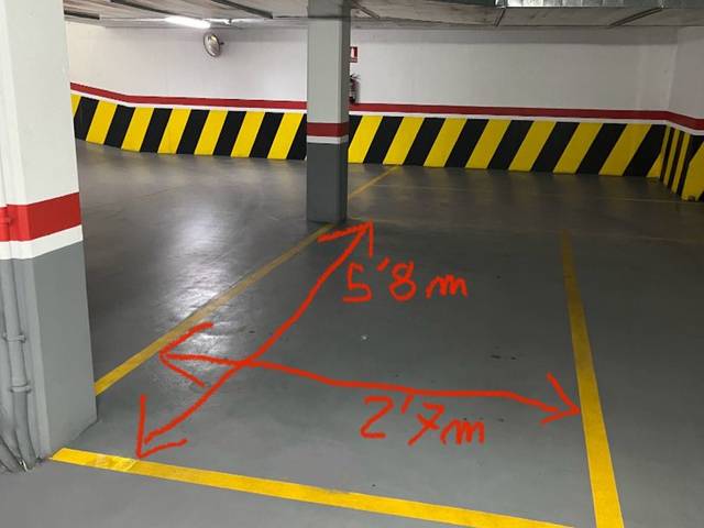 Garaje en Alquiler en Carrer de Pere de Cabrera, 46 en Cappont