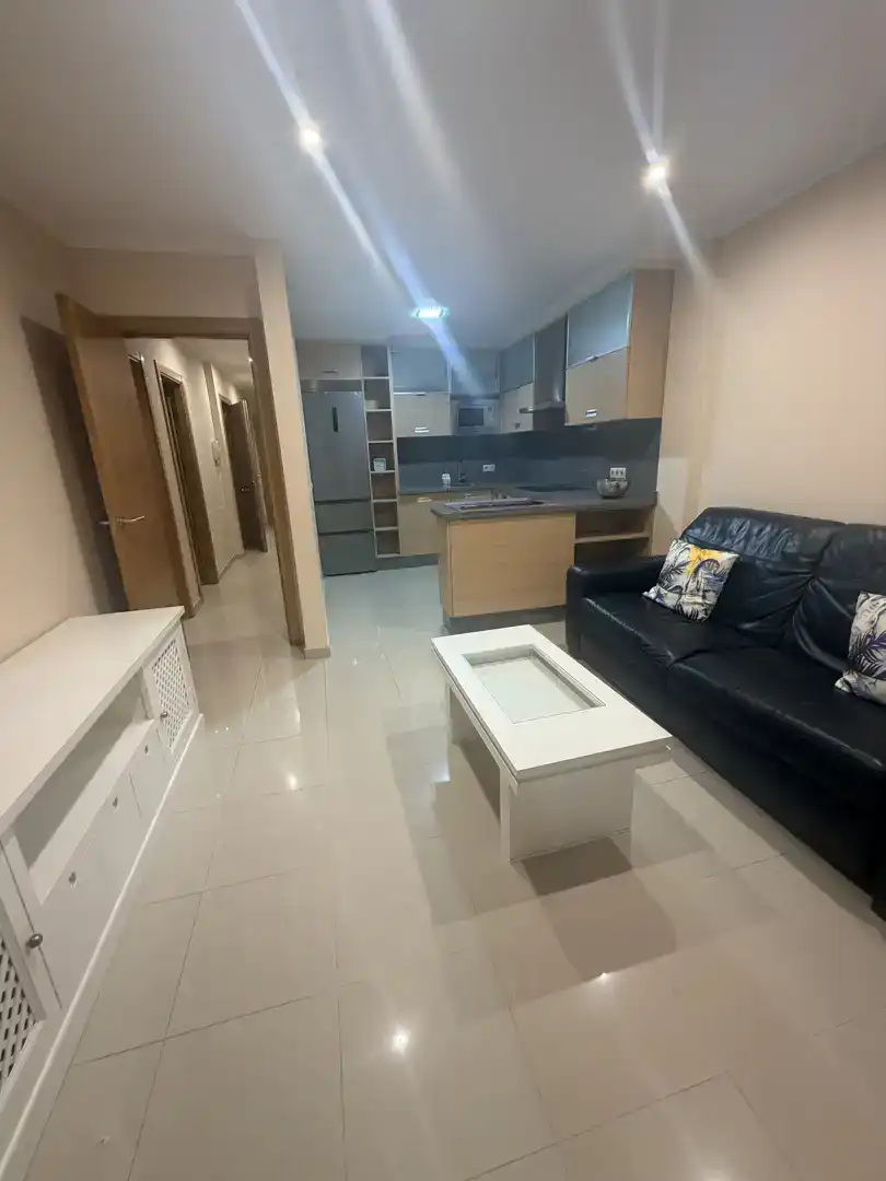 Sala d'estar de Àtic en venda en Moaña amb Parquet, Traster i Moblat