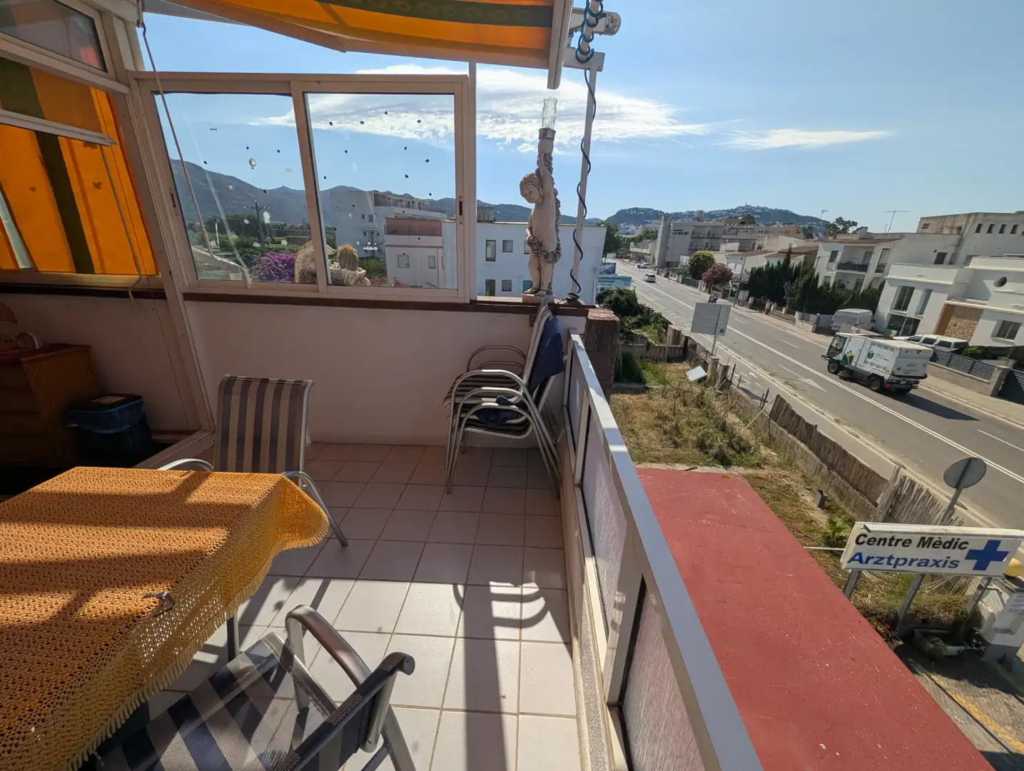 Terrasse von Wohnungen zum Verkauf in Roses mit Klimaanlage, Terrasse und Möbliert