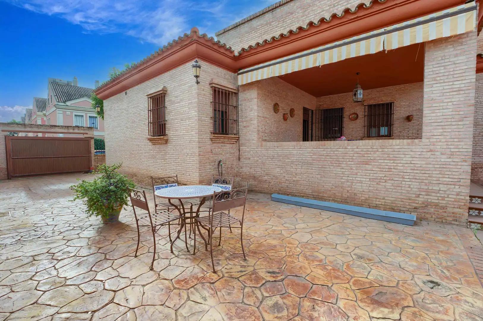Terrace of Houses for sale in Montequinto  with Air Conditioner, Heating and Private garden