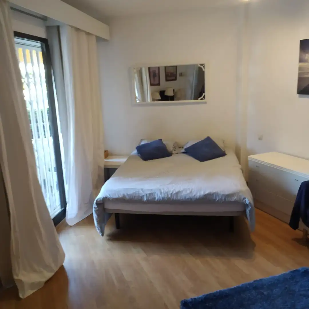 Habitación de Estudio de alquiler en Estepona con Amueblado
