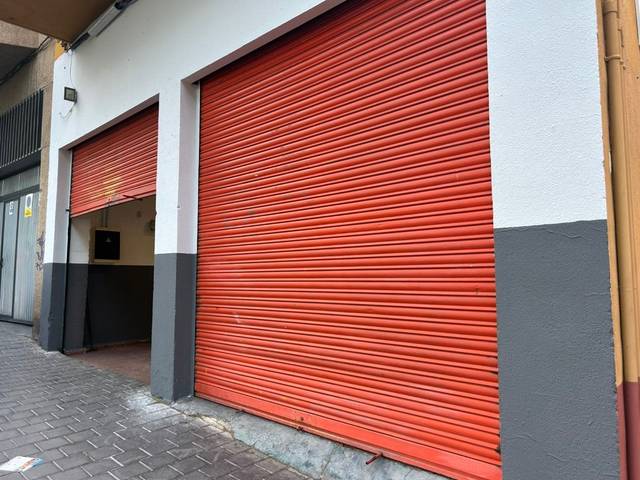 Local comercial en Alquiler en Avenida Granada, 37 en San Ildefonso - Catedral