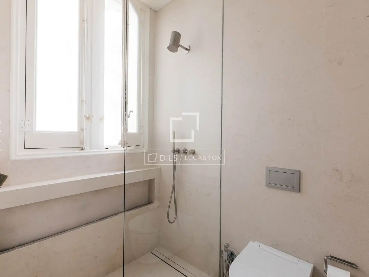 Baño de Piso de alquiler en Salamanca con Aire acondicionado, Amueblado y Balcón
