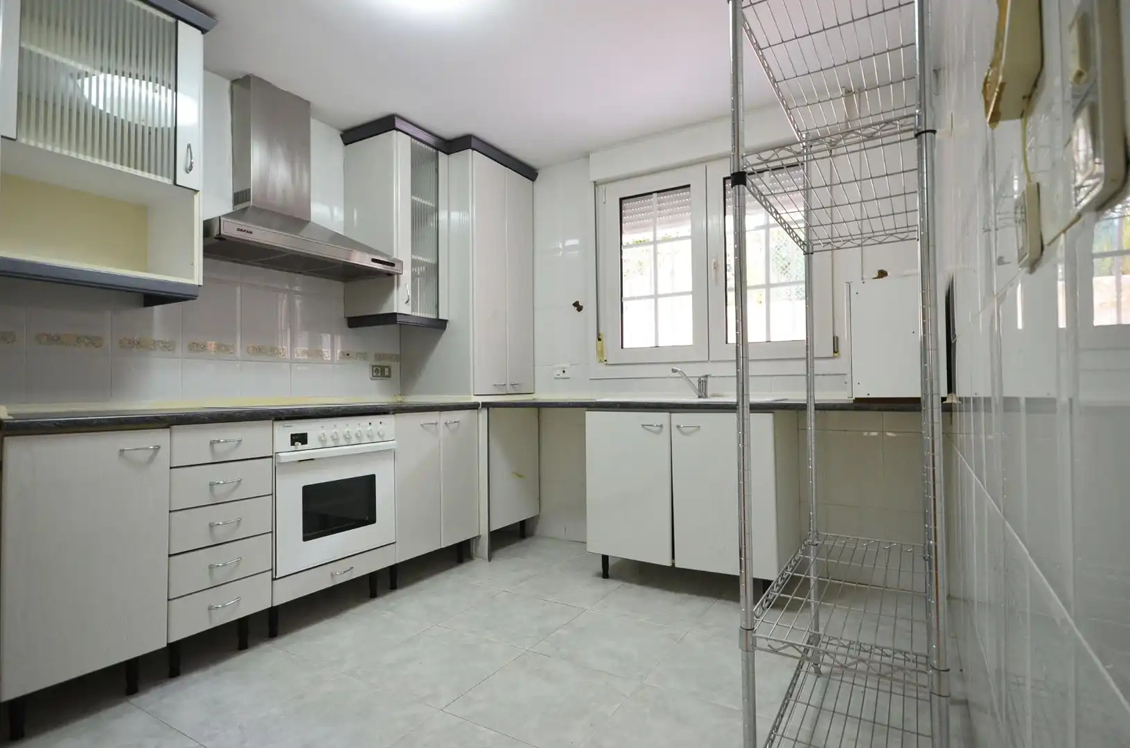 Kitchen of Detached homes for sale in Zaragoza