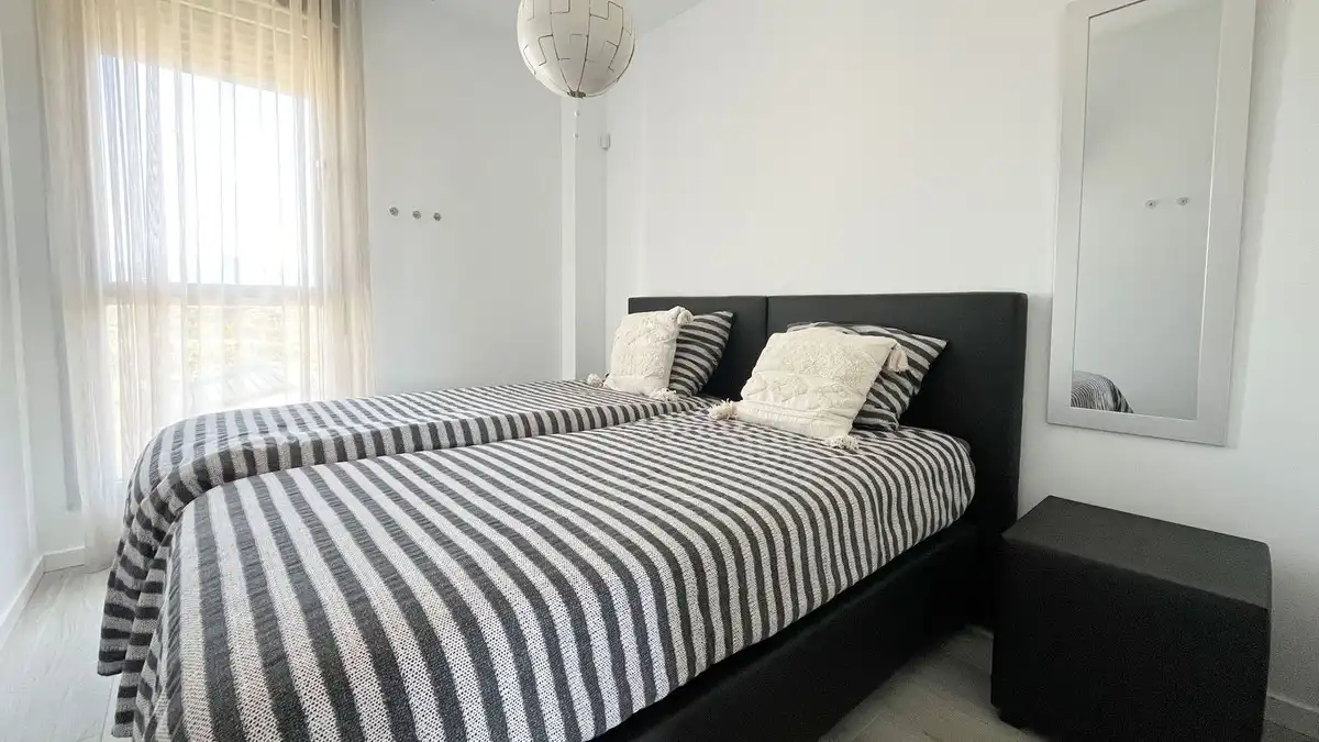 Habitación de Ático en venta en Estepona con Aire acondicionado, Terraza y Trastero