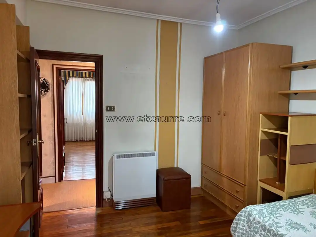 Habitación de Piso en venta en Laudio / Llodio con Calefacción y Balcón