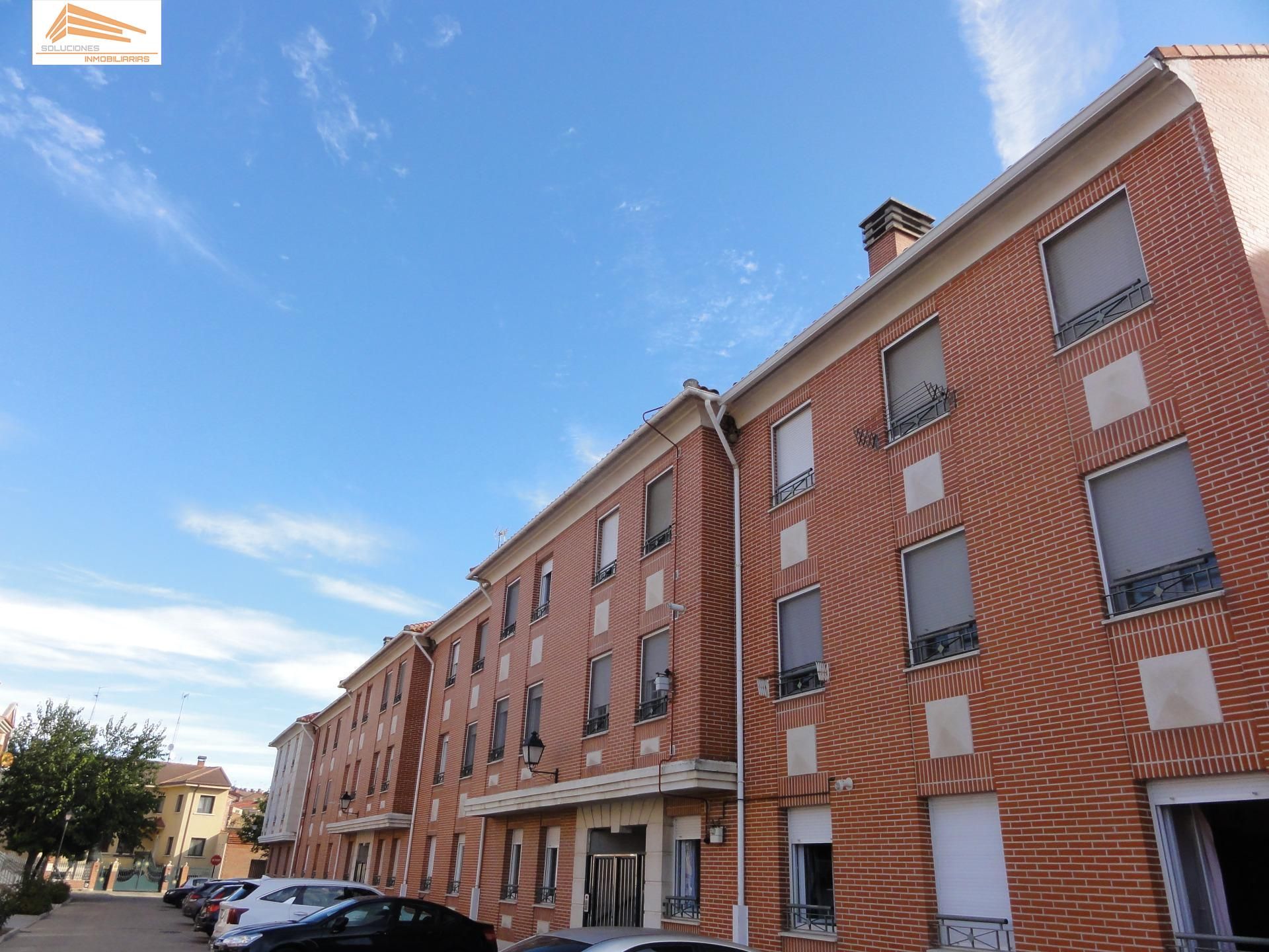 Exterior view of Flat for sale in Cigales  with Heating and Storage room