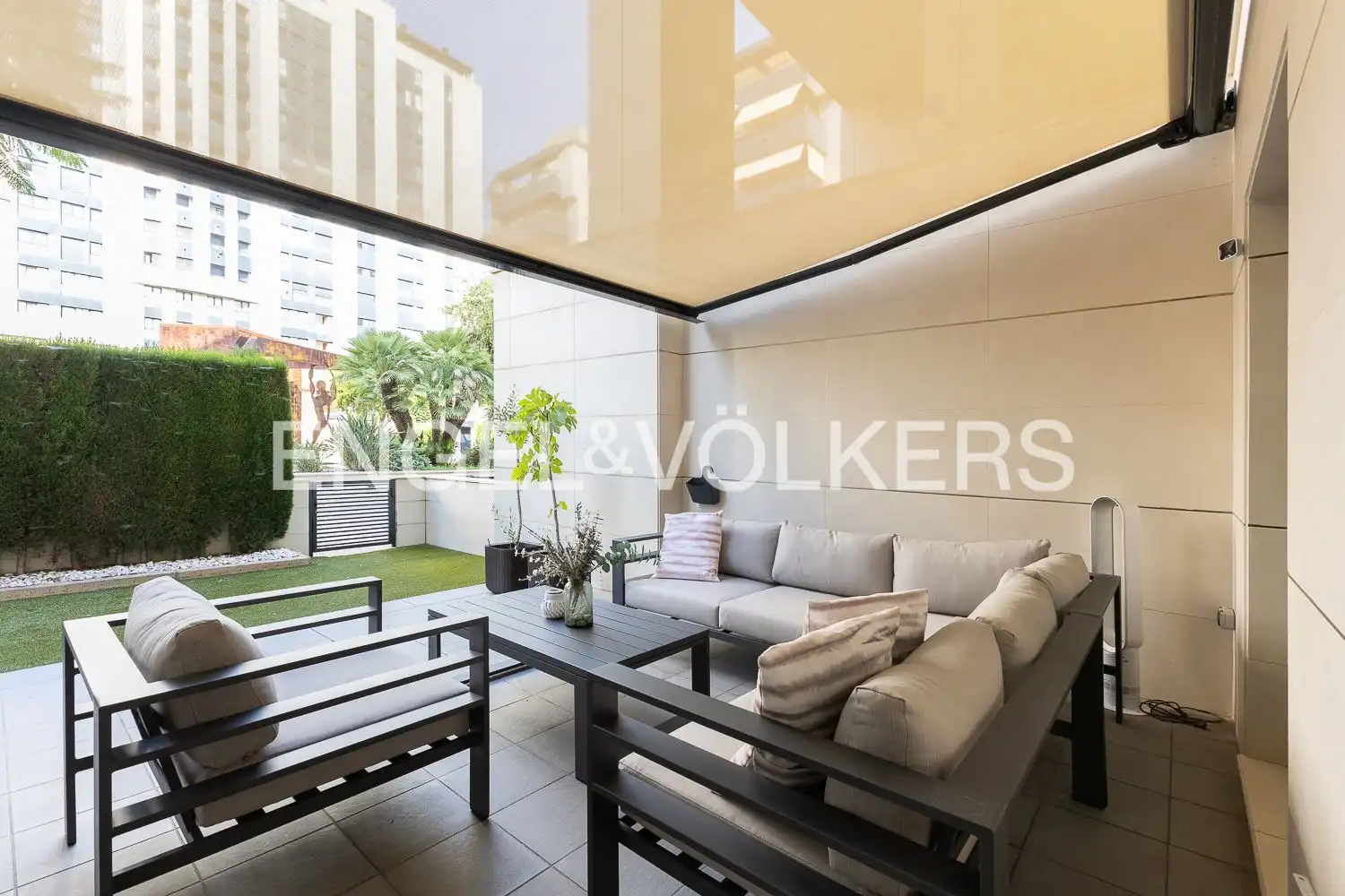 Terraza de Dúplex en venta en Valencia con Aire acondicionado, Calefacción y Jardín privado