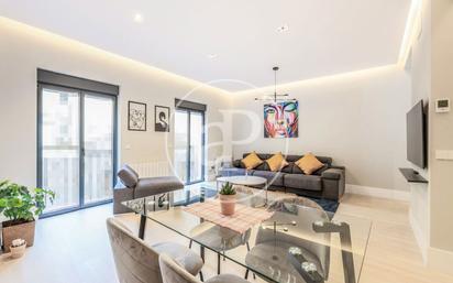 Living room of Flat for sale in  Madrid Capital  with Air Conditioner, Heating and Furnished