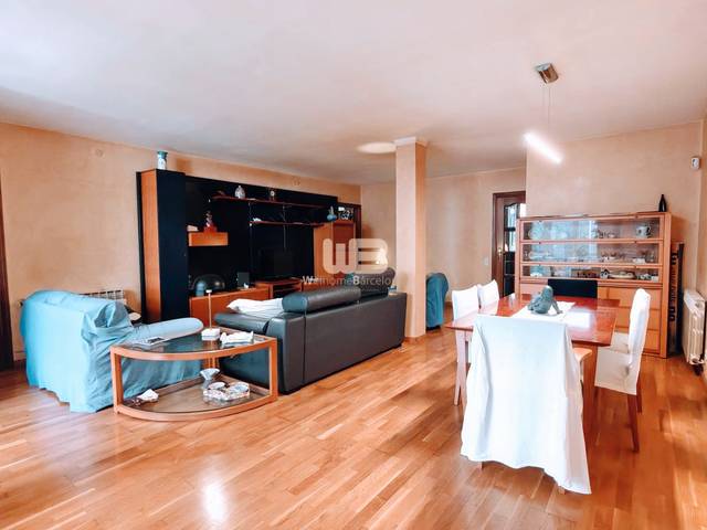 Dúplex en Venta en Carrer de Provença en El Camp de l'Arpa del Clot