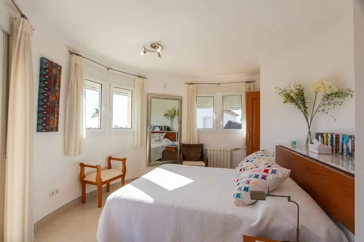 Dormitori de Casa o xalet en venda en Calpe / Calp amb Aire condicionat, Calefacció i Jardí privat