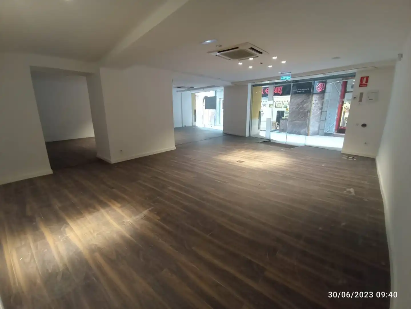Local comercial en alquiler en Carrer de la Ciutat