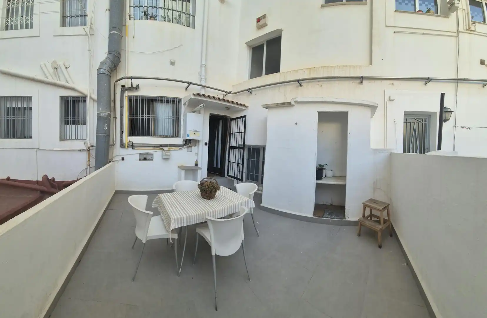 Terraza de Piso para compartir en Valencia con Calefacción, Amueblado y Lavadora