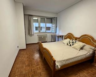 Dormitori de Apartament per a compartir en  Logroño amb Calefacció, Forn i Rentadora