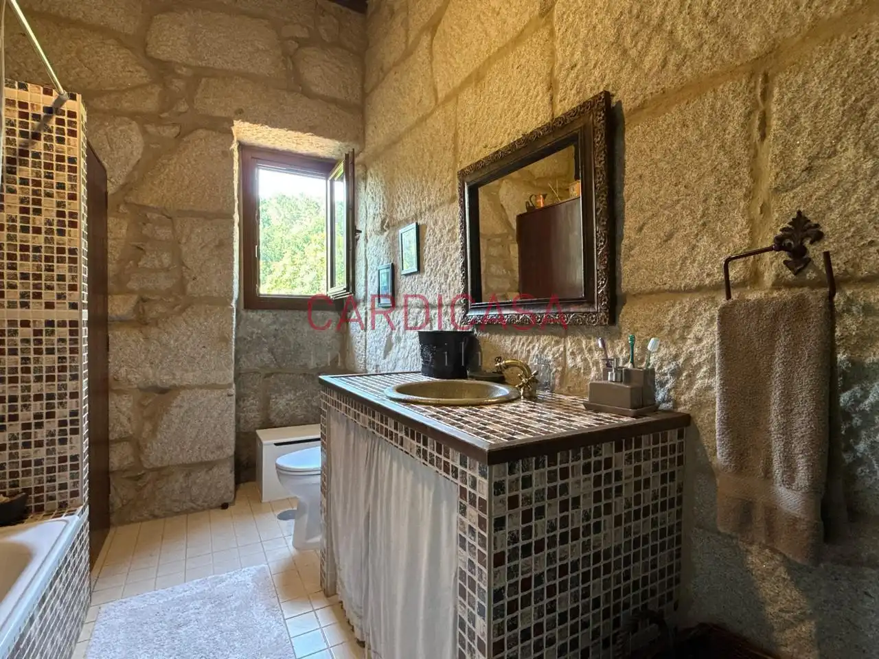 Bany de Casa o xalet en venda en Mondariz amb Calefacció, Jardí privat i Terrassa