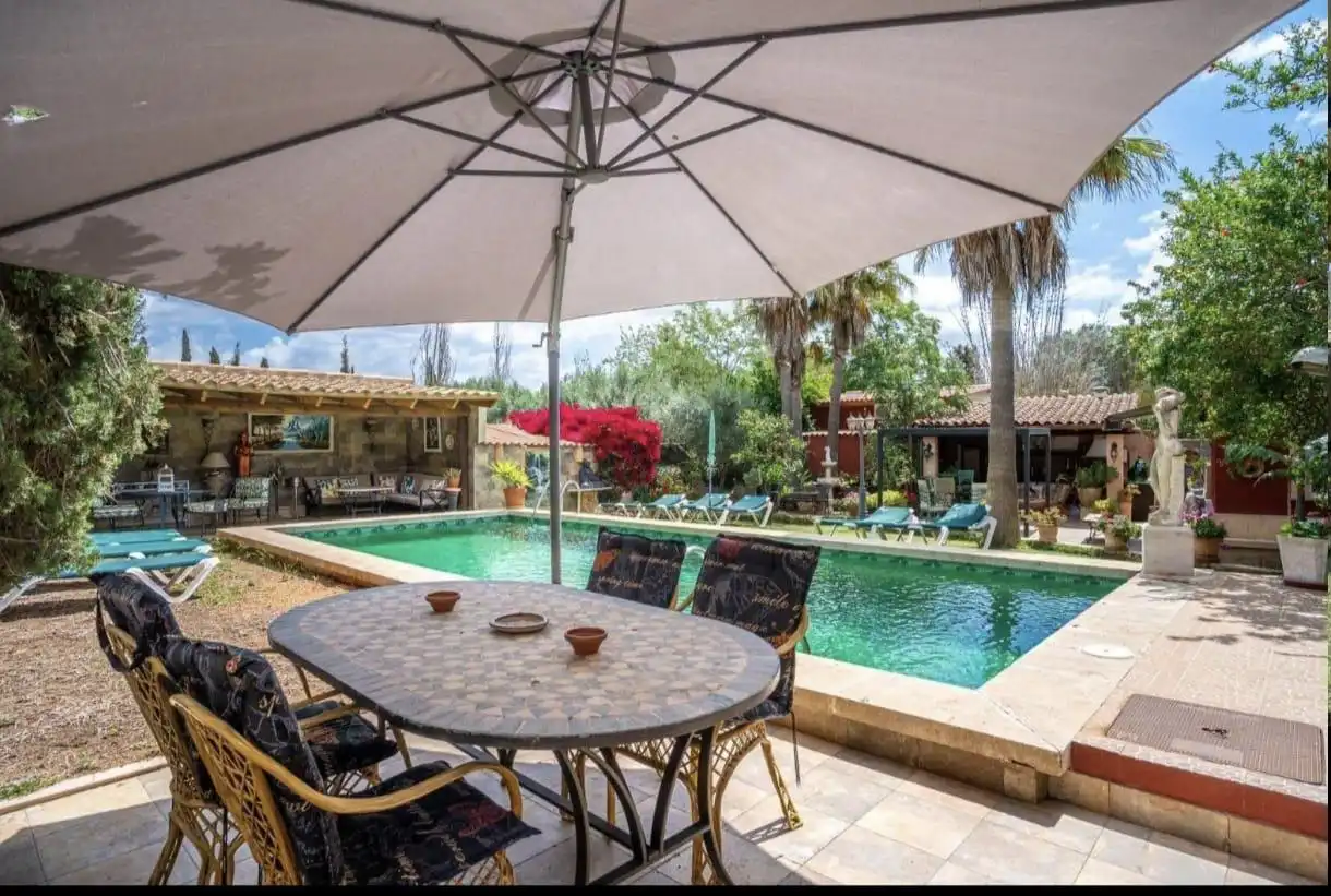 Villa con terrazza in vendita a Poligono