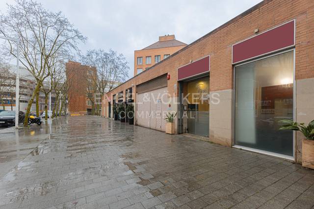 Local comercial en Venta en La Vila Olímpica del Poblenou