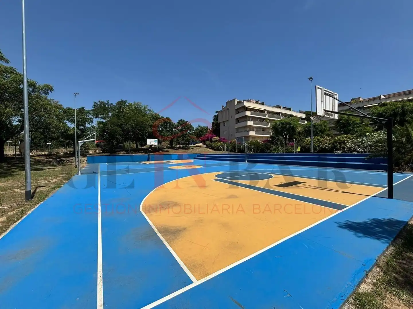 Vista exterior de Àtic en venda en Sant Andreu de Llavaneres amb Aire condicionat, Calefacció i Jardí privat