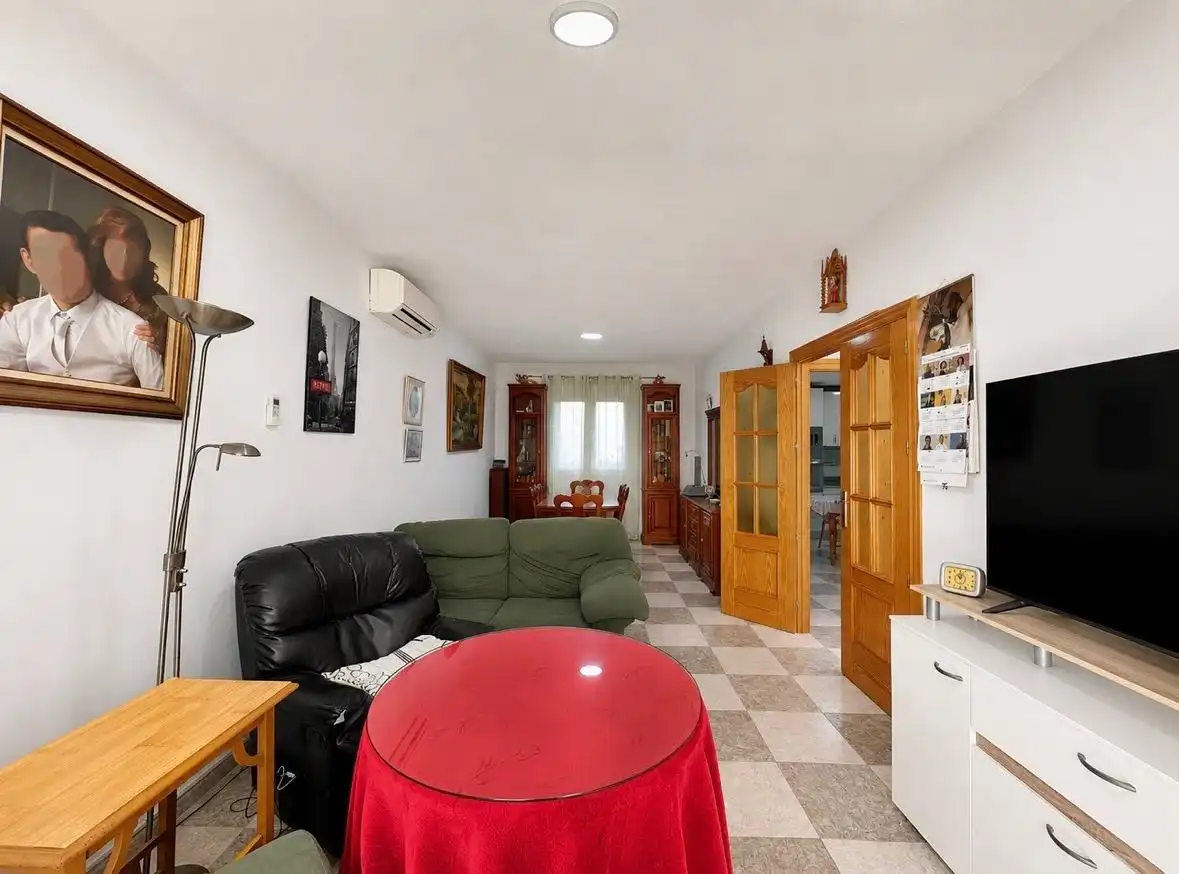 Sala de estar de Casa adosada en venta en Fuente Vaqueros con Aire acondicionado, Calefacción y Terraza