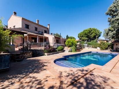 Swimming pool of House or chalet for sale in Villaviciosa de Odón  with Heating, Private garden and Terrace