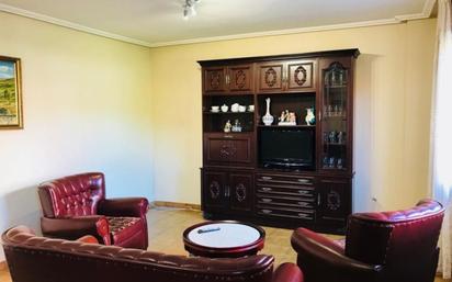 Living room of Flat for sale in Astorga  with Terrace and Storage room