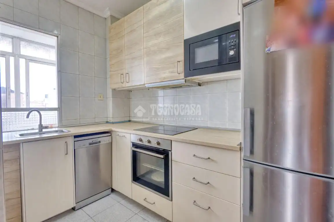 Cocina de Piso en venta en Valladolid con Calefacción y Parquet