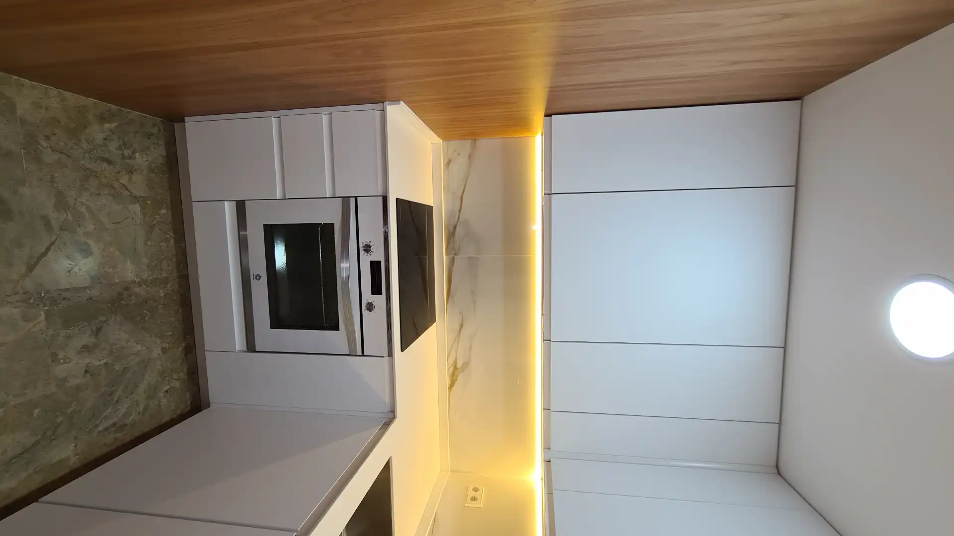 Cuina de Apartament de lloguer en Madrid amb Aire condicionat, Calefacció i Moblat