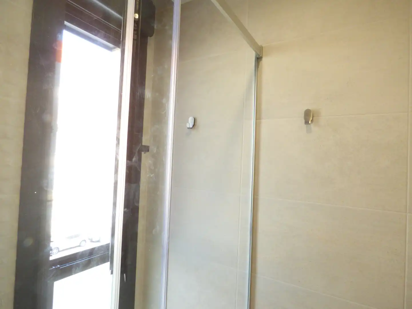 Bathroom of Flat for rent in Madrid  with Air Conditioner, Heating and Private garden