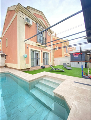 Swimming pool of House or chalet for sale in Montequinto  with Air Conditioner, Private garden and Storage room
