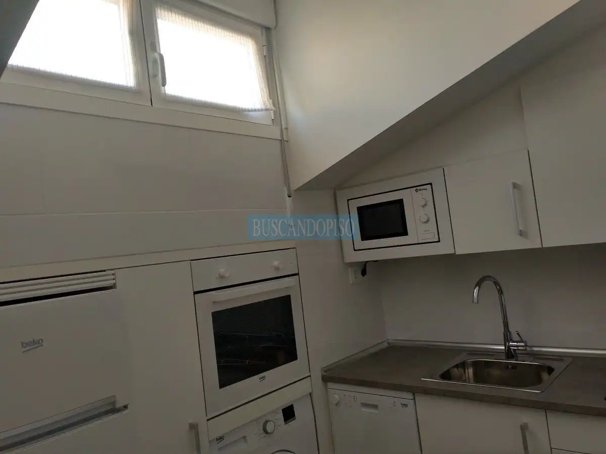 Cocina de Estudio de alquiler en  Logroño con Aire acondicionado, Calefacción y Parquet