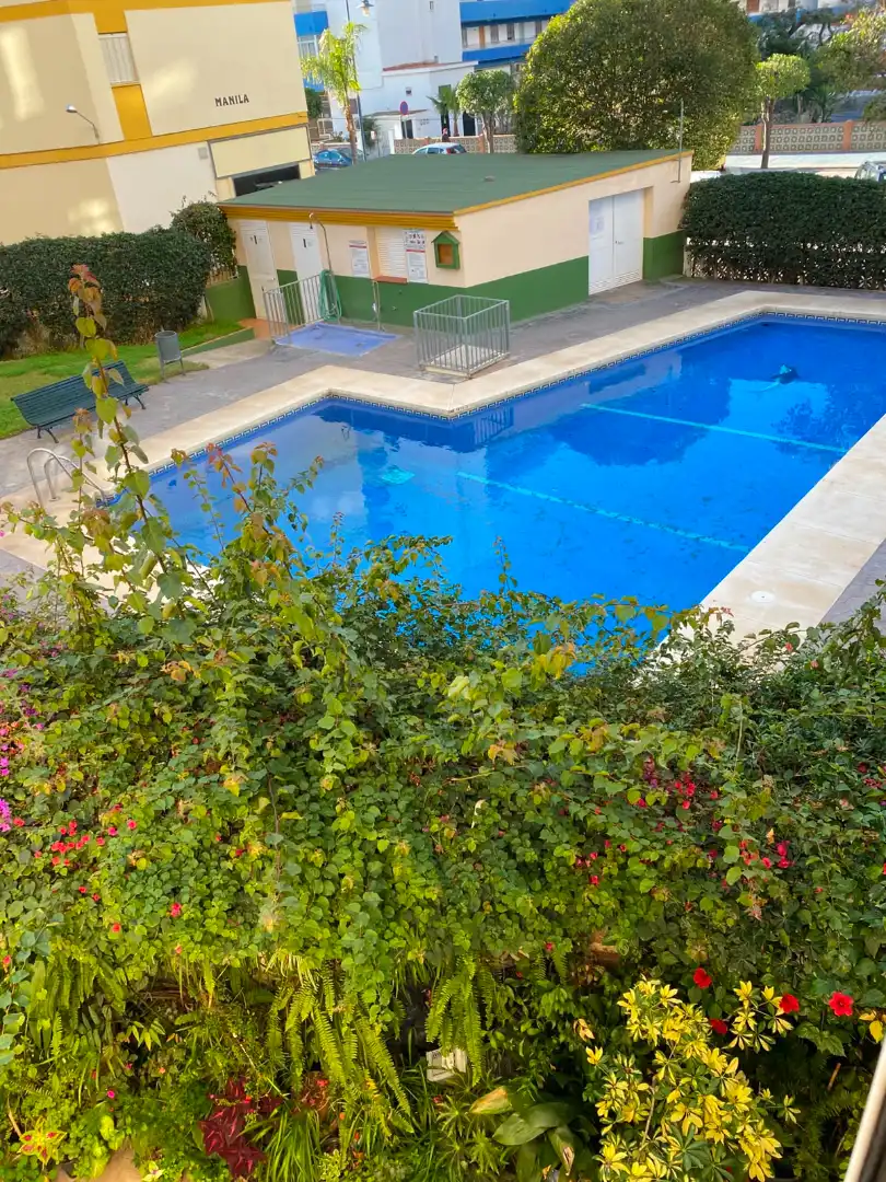 Piscina de Pis en venda en Vélez-Málaga amb Aire condicionat, Calefacció i Moblat