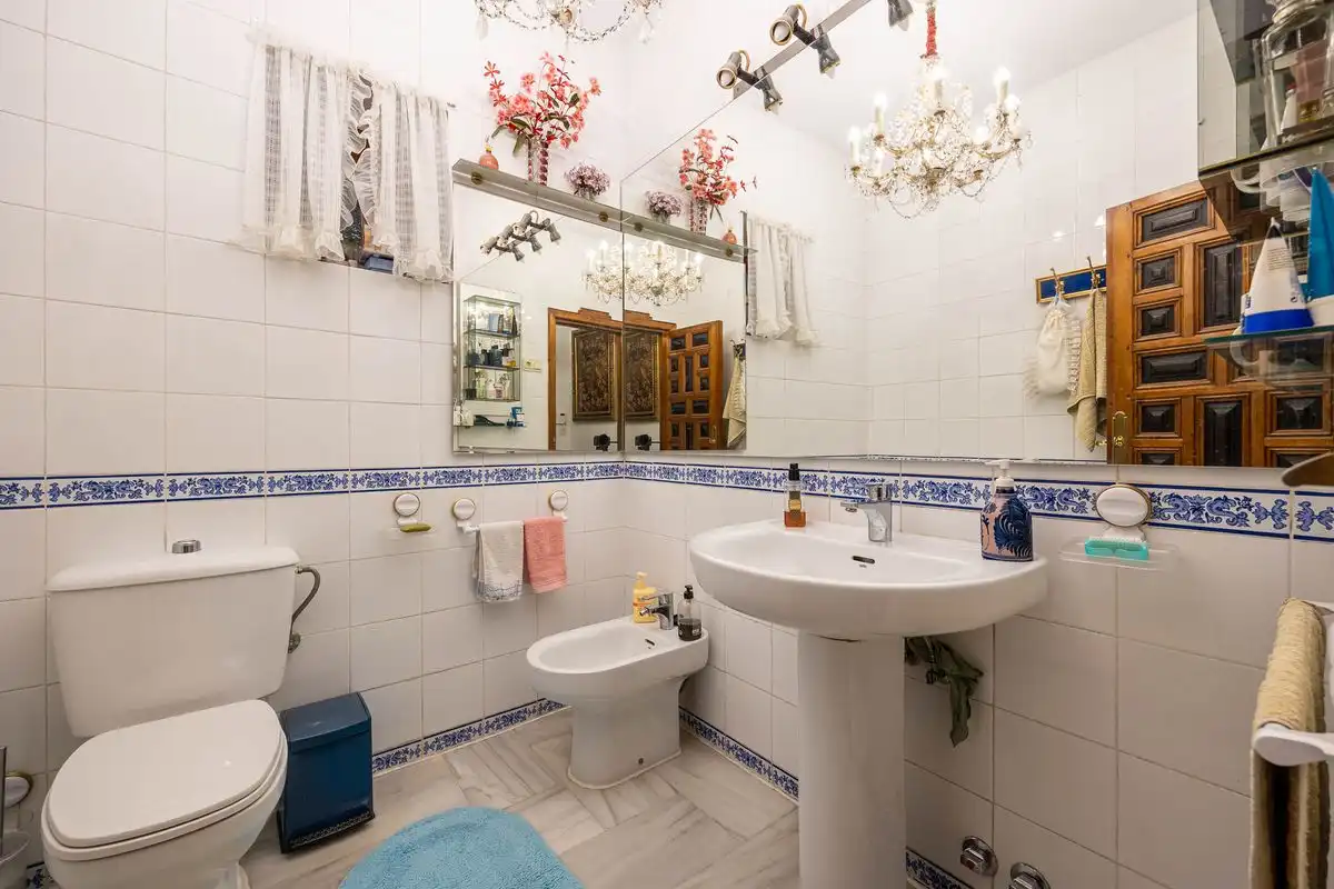 Baño de Casa o chalet en venta en Alhaurín de la Torre con Aire acondicionado, Calefacción y Jardín privado