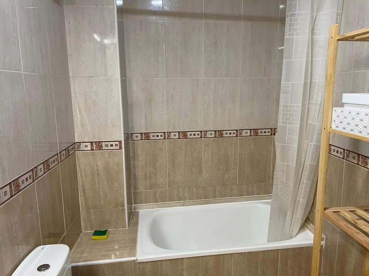 Bany de Planta baixa de lloguer en Dos Hermanas amb Moblat