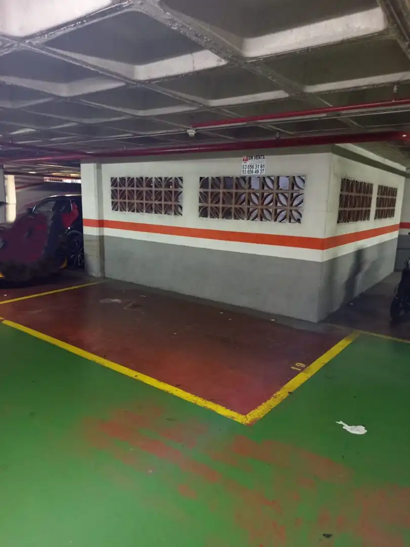 Einzelparkplatz zum Verkauf in Sant Vicenç Dels Horts