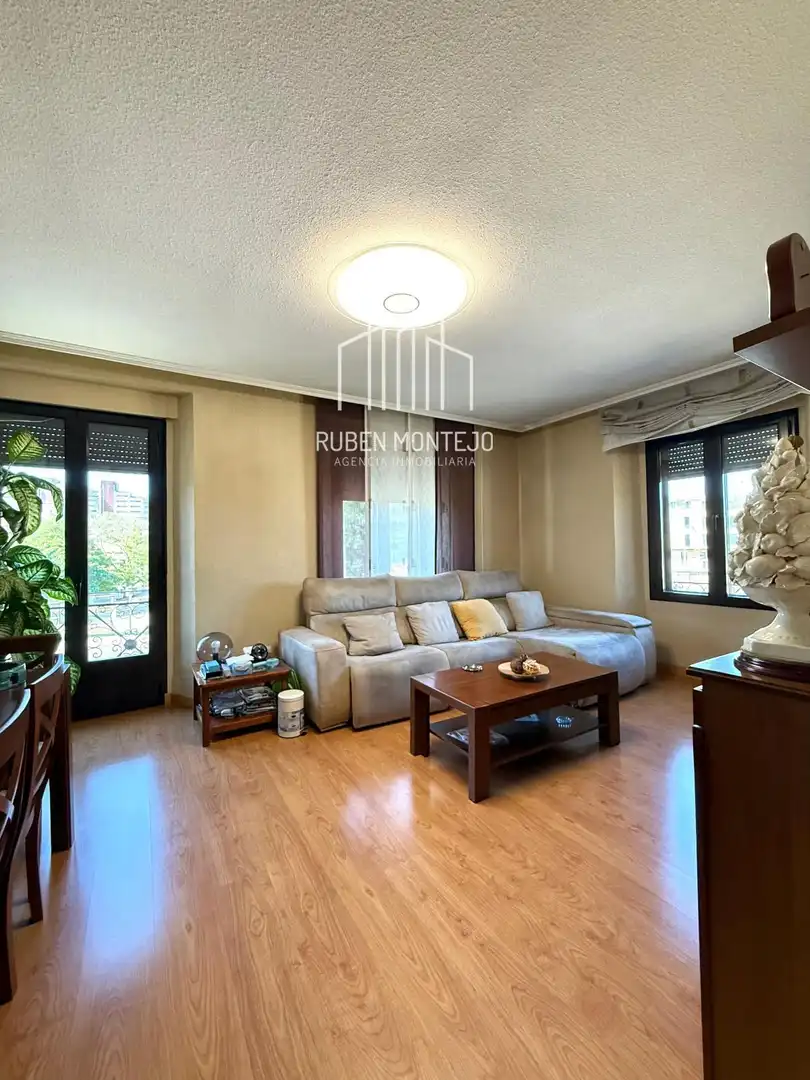 Wohnzimmer von Einfamilien-Reihenhaus zur Miete in Salamanca mit Heizung, Terrasse und Abstellraum