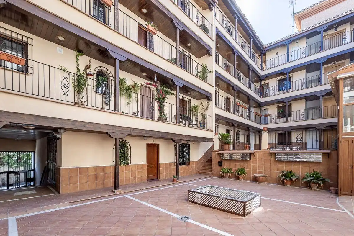 Vista exterior de Piso en venta en La Zubia con Aire acondicionado y Trastero