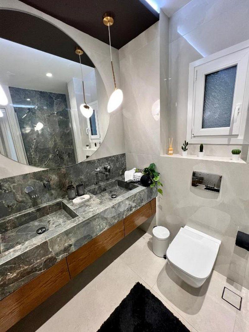 Baño de Piso de alquiler en  Barcelona Capital con Aire acondicionado, Amueblado y Se aceptan mascotas